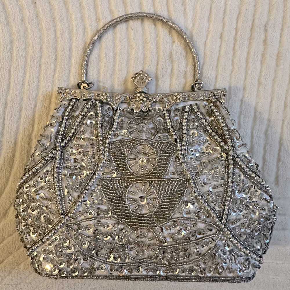 Silver beaded vintage purse